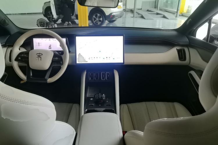 Used BYD Song L EV 2025 662 km Ultra-Range Version Center Console