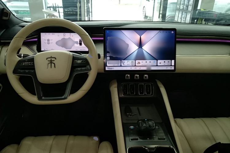 Used BYD Song L EV 2025 662 km Advanced Intelligent Driving Version Center Console
