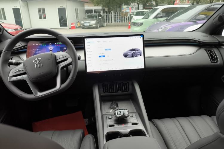 Used BYD Song L EV 2025 Intelligent Driving Version 662 km LiDAR Excellence Edition Center Console