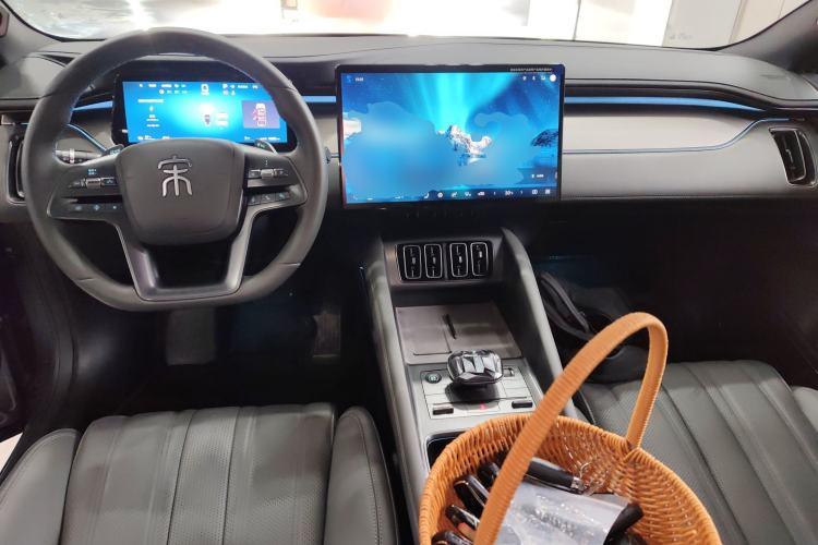 Used BYD Song L EV 2025 Intelligent Driving Version 662 km LiDAR Excellence Edition Center Console
