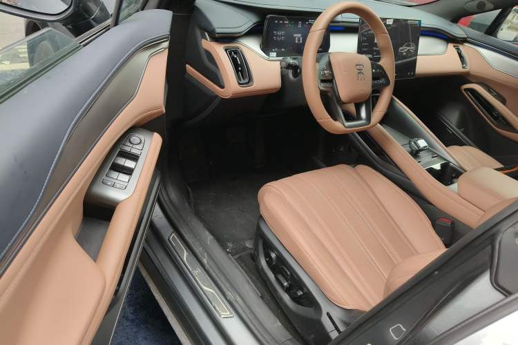 Used BYD Song L EV 2025 Intelligent Driving Version 662 km LiDAR Excellence Edition Driver Seat