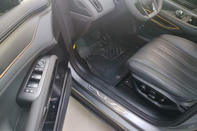 Used BYD Song L EV 2025 Intelligent Driving Version 662 km LiDAR Excellence Edition Driver Seat