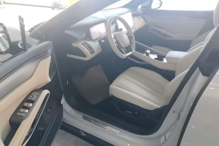Used BYD Song L EV 2025 662 km Ultra-Range Version Driver Seat