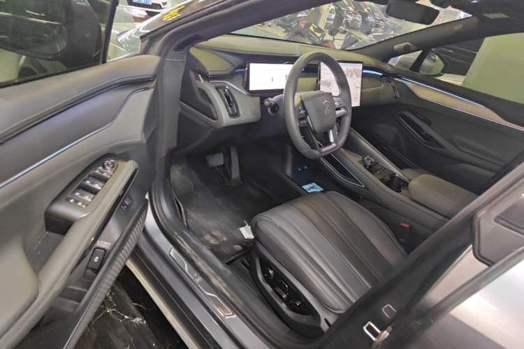 Used BYD Song L EV 2025 Intelligent Driving Version 662 km LiDAR Excellence Edition Driver Seat