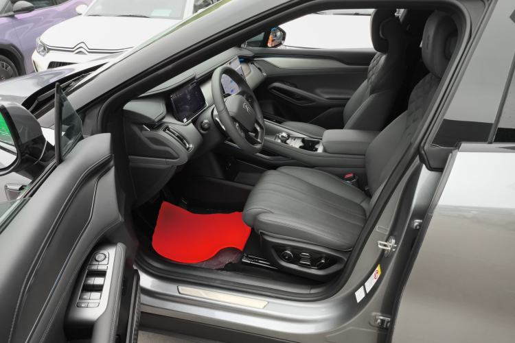 Used BYD Song L EV 2025 Intelligent Driving Version 662 km LiDAR Excellence Edition Driver Seat