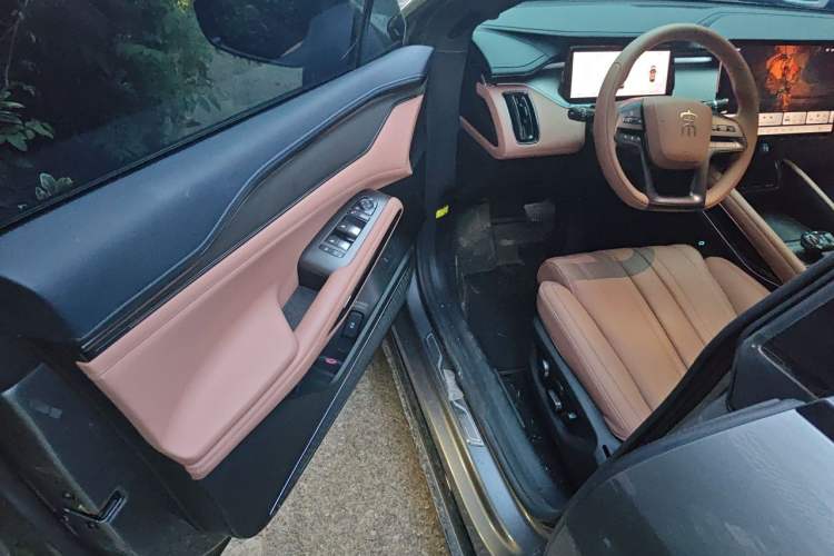 Used BYD Song L EV 2025 550 km Excellence Version Driver Seat
