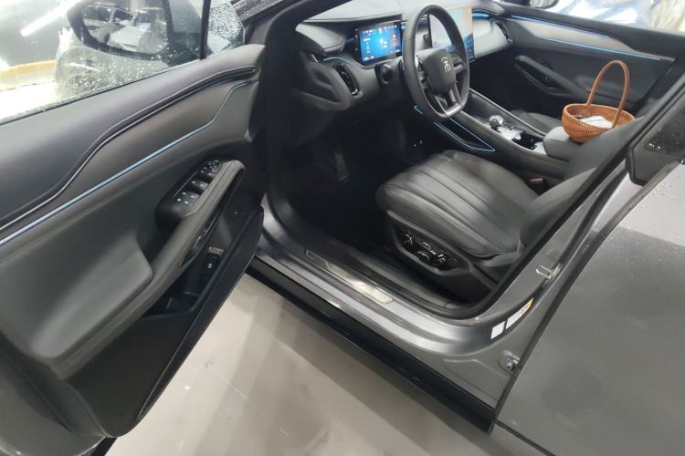 Used BYD Song L EV 2025 Intelligent Driving Version 662 km LiDAR Excellence Edition Driver Seat