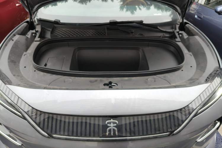 Used BYD Song L EV 2025 Intelligent Driving Version 662 km LiDAR Excellence Edition Engine Bay