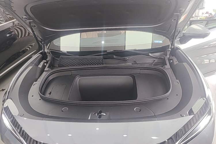 Used BYD Song L EV 2025 Intelligent Driving Version 662 km LiDAR Excellence Edition Engine Bay