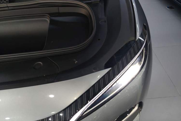 Used BYD Song L EV 2025 Intelligent Driving Version 662 km LiDAR Excellence Edition Engine Bay Left