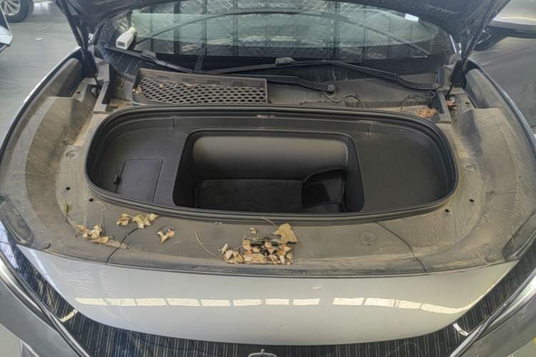 Used BYD Song L EV 2025 Intelligent Driving Version 662 km LiDAR Excellence Edition Engine Bay
