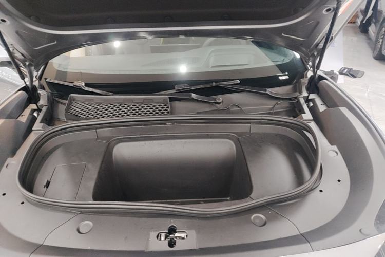 Used BYD Song L EV 2025 Intelligent Driving Version 602 km Range LiDAR-equipped All-Wheel-Drive Type Engine Bay