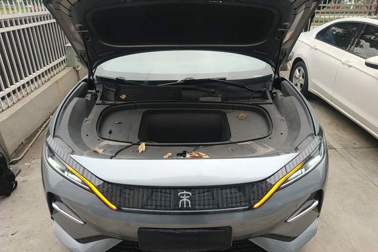 Used BYD Song L EV 2025 Intelligent Driving Version 662 km LiDAR Excellence Edition Engine Bay