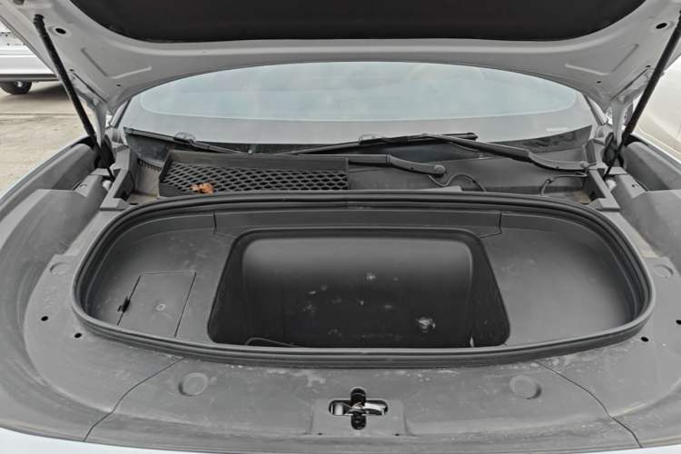 Used BYD Song L EV 2025 662 km Ultra-Range Version Engine Bay