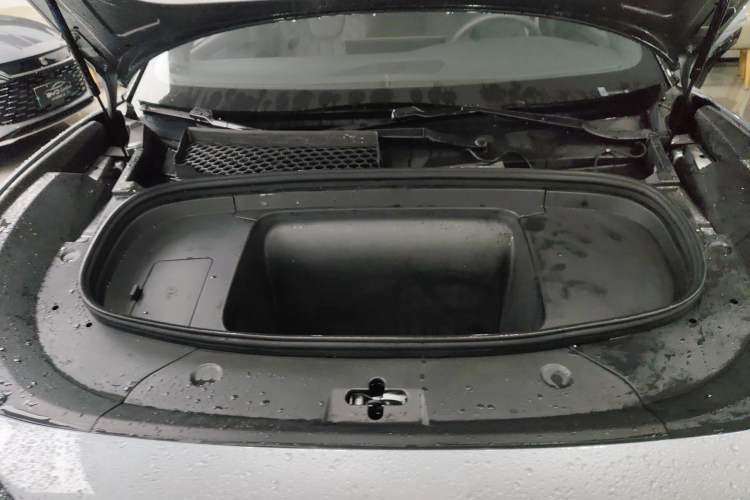 Used BYD Song L EV 2025 Intelligent Driving Version 662 km LiDAR Excellence Edition Engine Bay