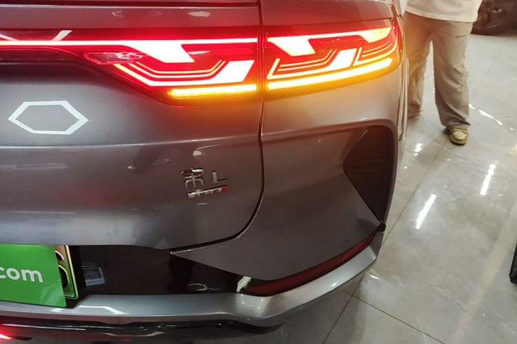 Used BYD Song L EV 2025 Intelligent Driving Version 602 km Range LiDAR-equipped All-Wheel-Drive Type Exterior 3
