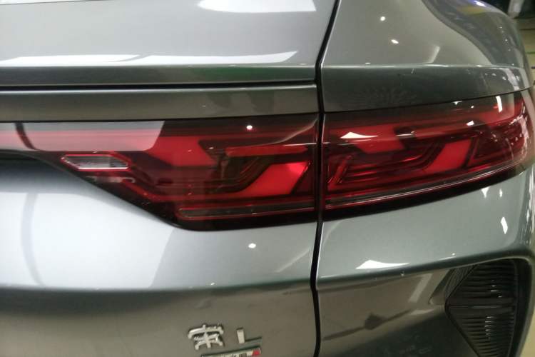 Used BYD Song L EV 2025 Intelligent Driving Version 602 km Range LiDAR-equipped All-Wheel-Drive Type Exterior 3