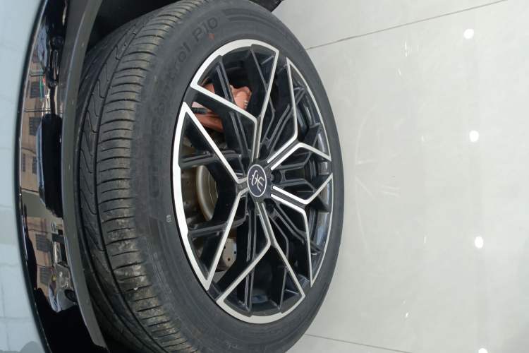Used BYD Song L EV 2025 Intelligent Driving Version 602 km Range LiDAR-equipped All-Wheel-Drive Type Exterior 4