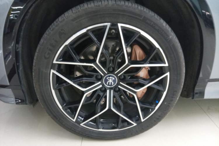Used BYD Song L EV 2025 Intelligent Driving Version 602 km Range LiDAR-equipped All-Wheel-Drive Type Exterior 4