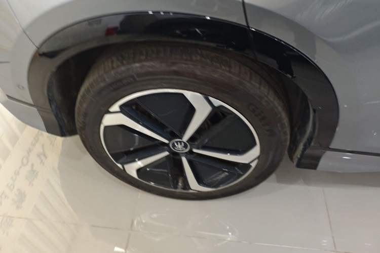 Used BYD Song L EV 2025 662 km Advanced Intelligent Driving Version Exterior 5