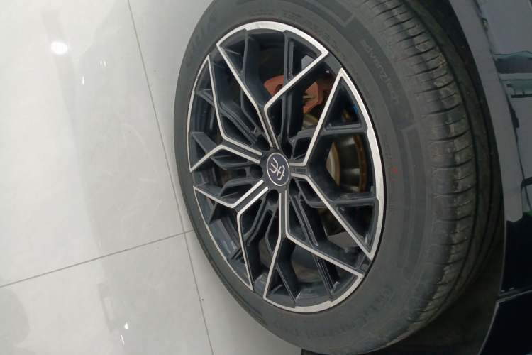 Used BYD Song L EV 2025 Intelligent Driving Version 602 km Range LiDAR-equipped All-Wheel-Drive Type Exterior 5
