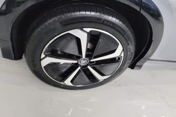 Used BYD Song L EV 2025 Intelligent Driving Version 662 km LiDAR Excellence Edition Exterior 5