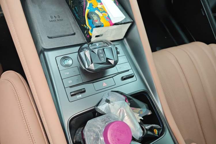 Used BYD Song L EV 2025 Intelligent Driving Version 662 km LiDAR Excellence Edition Gear Lever