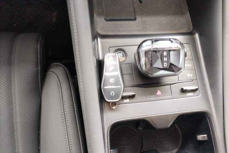 Used BYD Song L EV 2025 Intelligent Driving Version 662 km LiDAR Excellence Edition Gear Lever