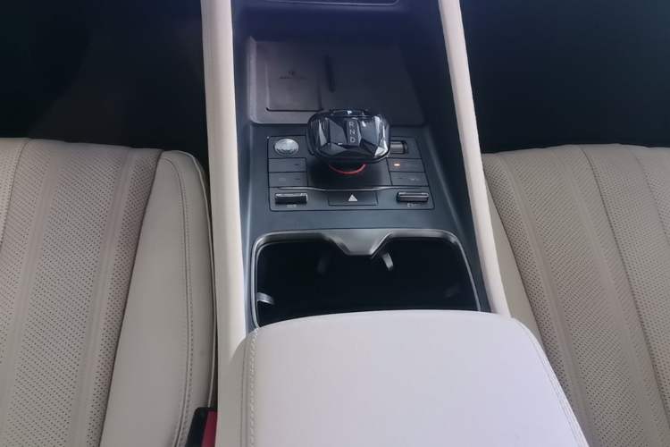 Used BYD Song L EV 2025 662 km Ultra-Range Version Gear Lever