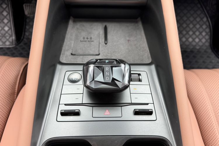 Used BYD Song L EV 2025 Intelligent Driving Version 550 km Excellence Edition Gear Lever