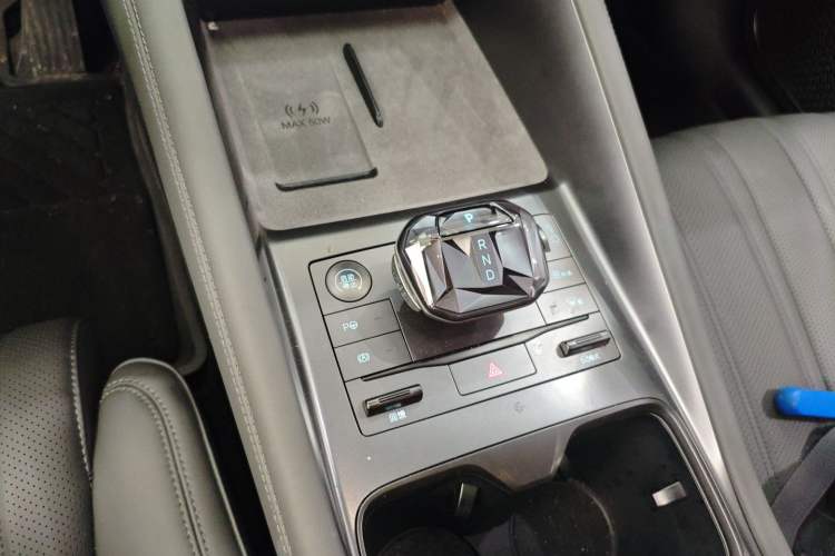 Used BYD Song L EV 2025 662 km Advanced Intelligent Driving Version Gear Lever