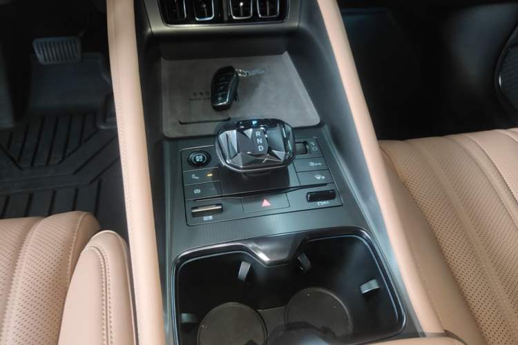 Used BYD Song L EV 2025 550 km Excellence Version Gear Lever