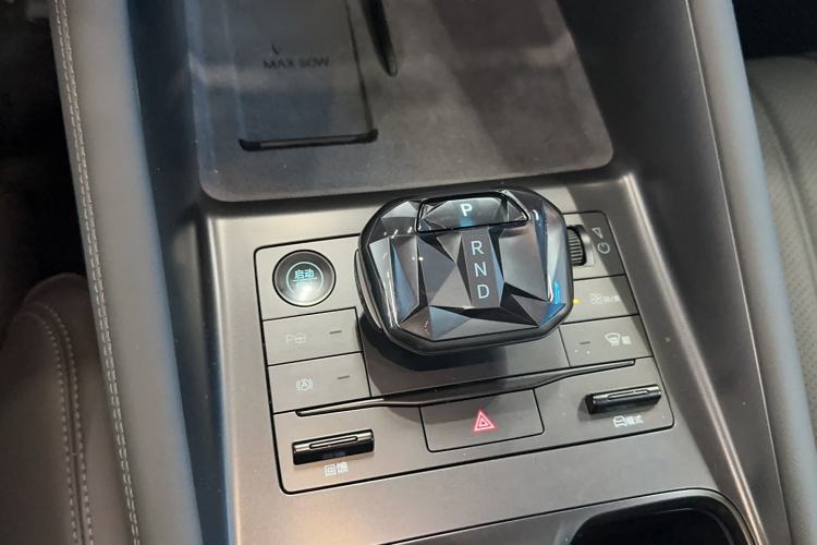 Used BYD Song L EV 2025 Intelligent Driving Version 662 km LiDAR Excellence Edition Gear Lever