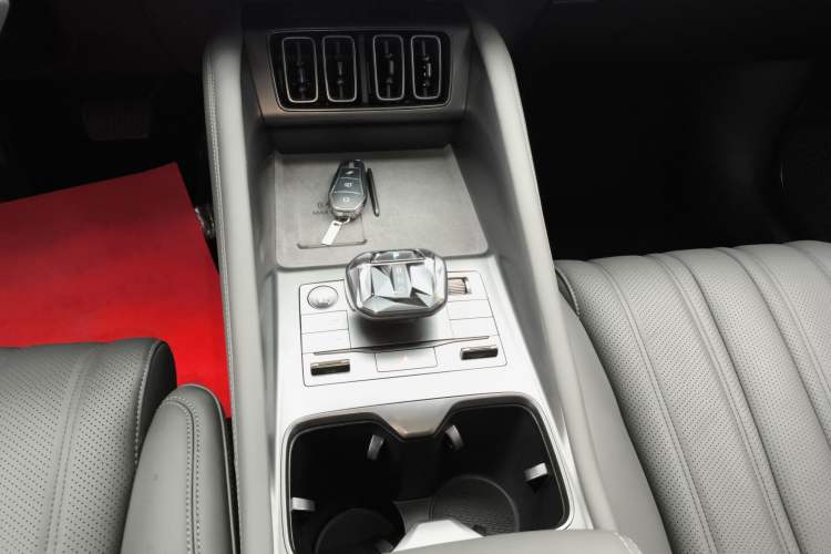 Used BYD Song L EV 2025 Intelligent Driving Version 662 km LiDAR Excellence Edition Gear Lever