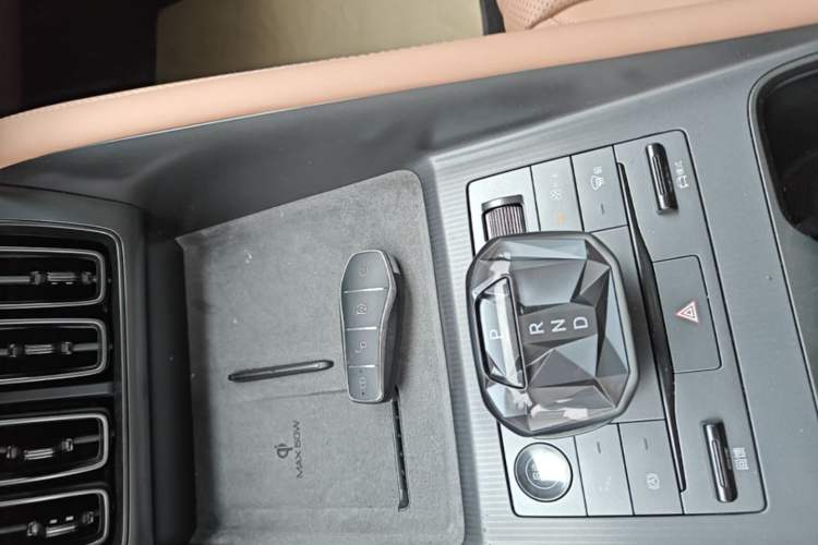 Used BYD Song L EV 2025 662 km Ultra-Range Version Gear Lever