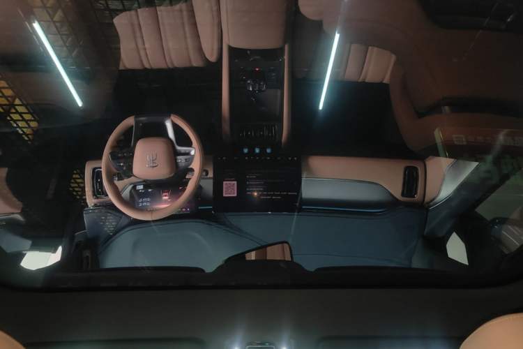 Used BYD Song L EV 2025 550 km Excellence Version Headliner