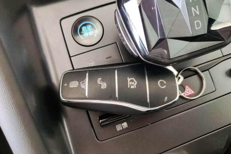 Used BYD Song L EV 2025 Intelligent Driving Version 662 km LiDAR Excellence Edition Interior 1