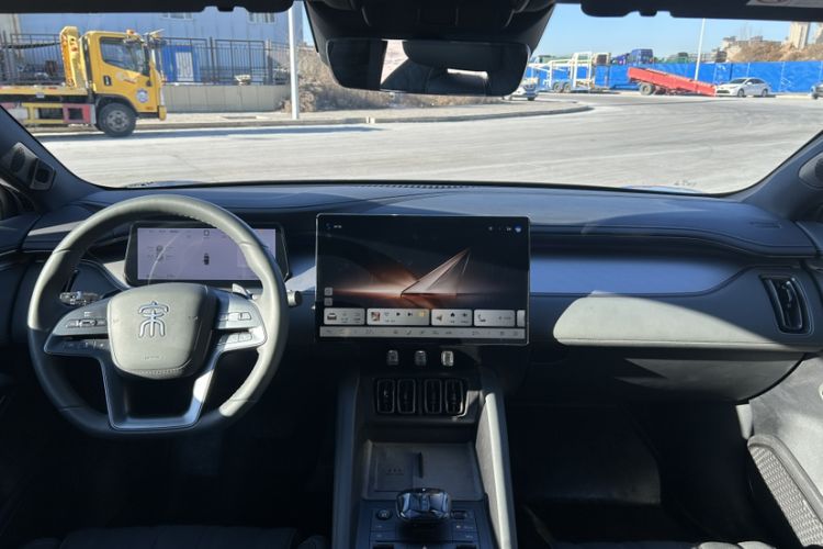 Used BYD Song L EV 2025 Intelligent Driving Version 662 km LiDAR Excellence Edition Interior 1