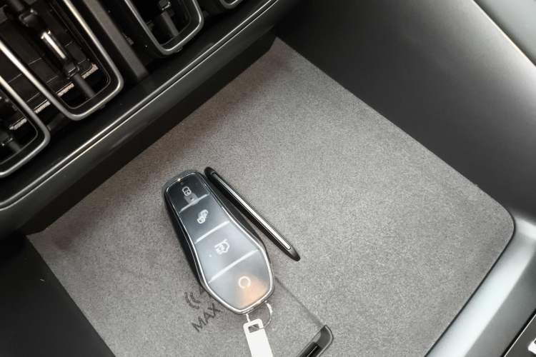Used BYD Song L EV 2025 Intelligent Driving Version 662 km LiDAR Excellence Edition Interior 1