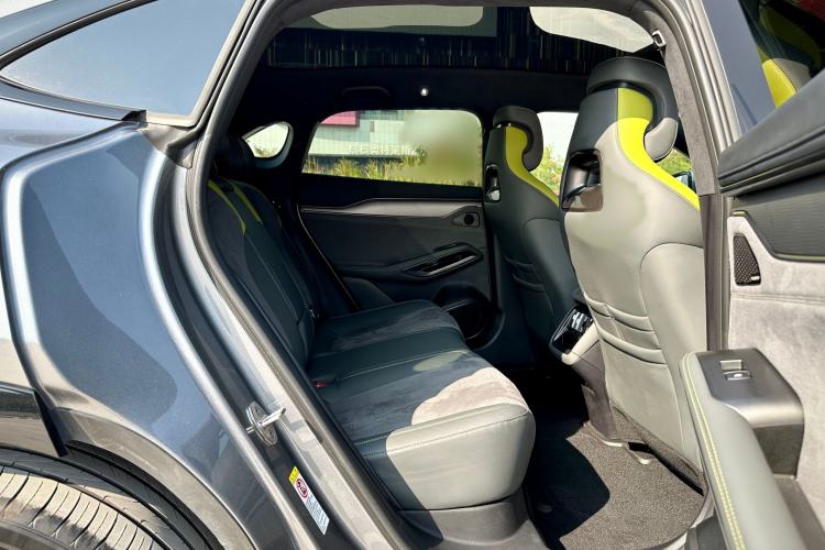 Used BYD Song L EV 2025 Intelligent Driving Version 602 km Range LiDAR-equipped All-Wheel-Drive Type Interior 10