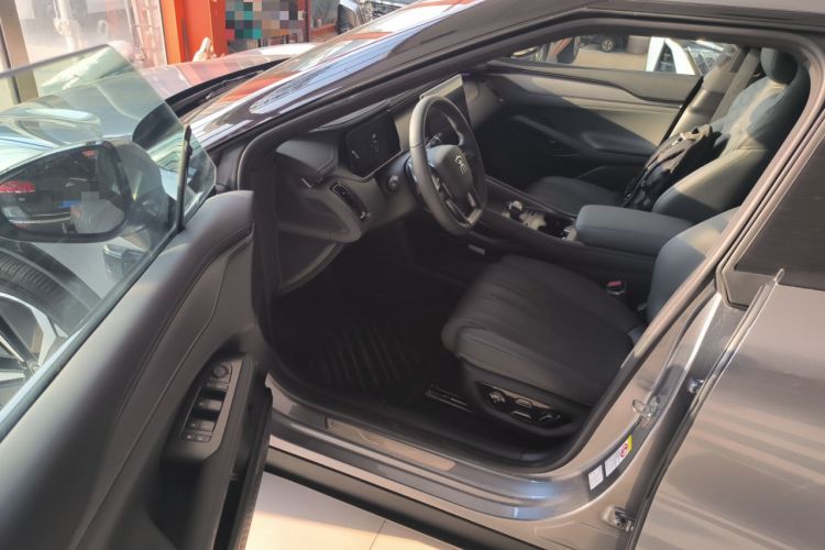 Used BYD Song L EV 2025 Intelligent Driving Version 662 km LiDAR Excellence Edition Interior 3