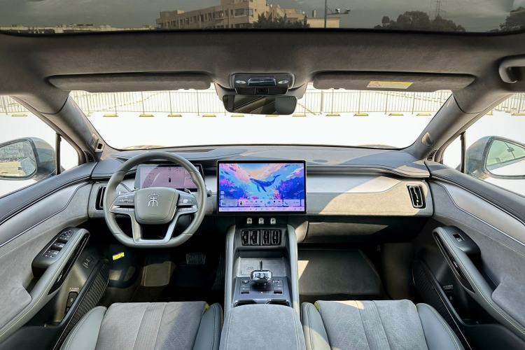 Used BYD Song L EV 2025 Intelligent Driving Version 602 km Range LiDAR-equipped All-Wheel-Drive Type Interior 3