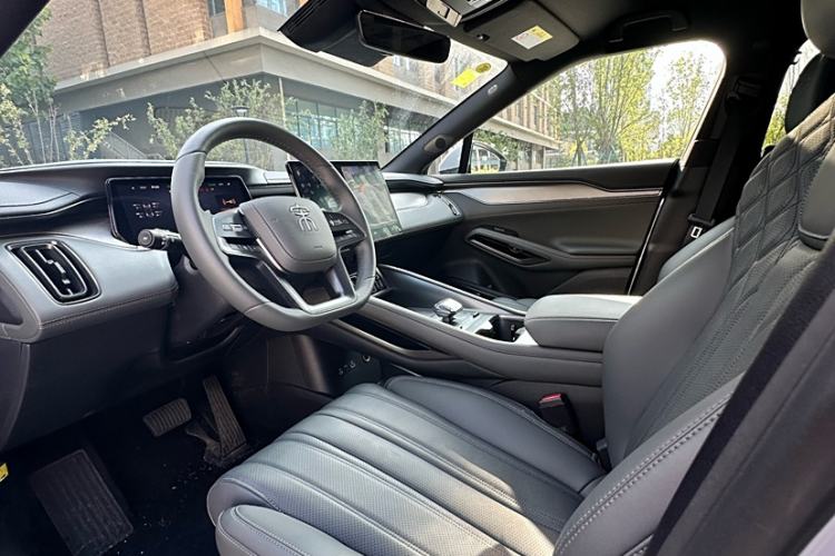 Used BYD Song L EV 2025 Intelligent Driving Version 662 km LiDAR Excellence Edition Interior 3
