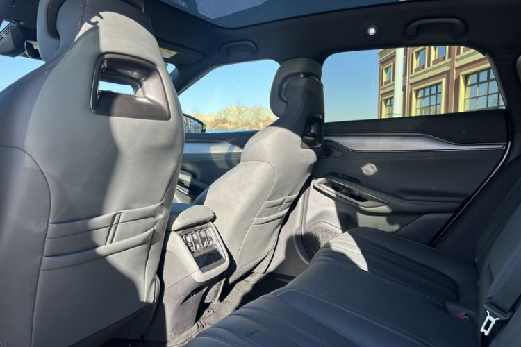 Used BYD Song L EV 2025 Intelligent Driving Version 662 km LiDAR Excellence Edition Interior 4