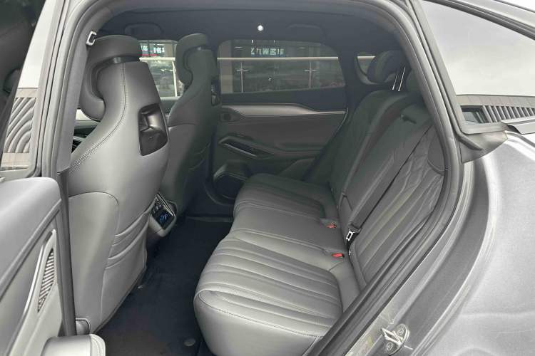 Used BYD Song L EV 2025 Intelligent Driving Version 662 km LiDAR Excellence Edition Interior 4