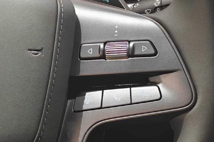 Used BYD Song L EV 2025 Intelligent Driving Version 602 km Range LiDAR-equipped All-Wheel-Drive Type Interior 7