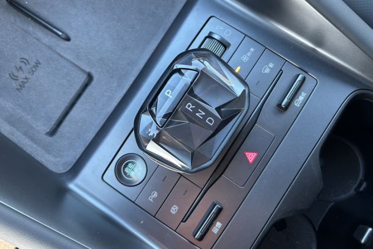 Used BYD Song L EV 2025 Intelligent Driving Version 662 km LiDAR Excellence Edition Interior 8
