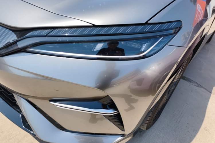 Used BYD Song L EV 2025 550 km Excellence Version Left Front Headlight