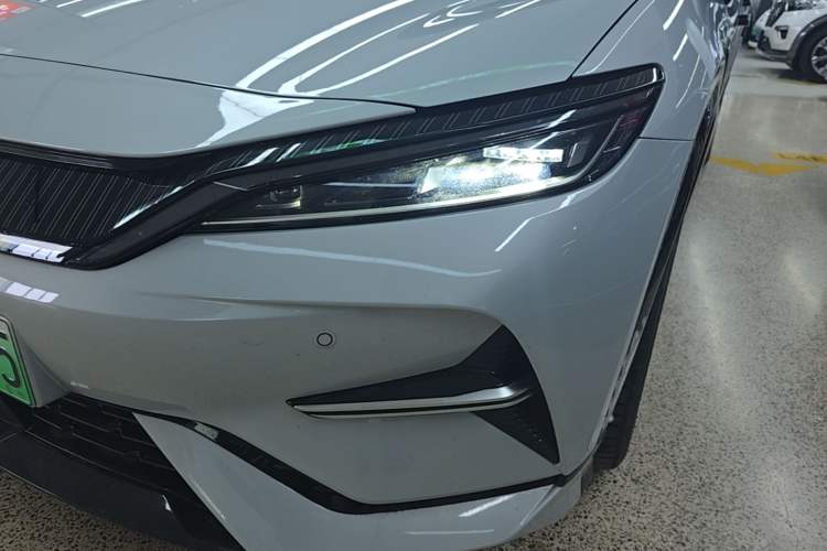 Used BYD Song L EV 2025 550 km Excellence Version Left Front Headlight