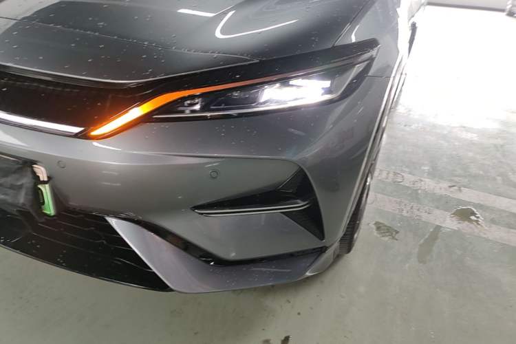 Used BYD Song L EV 2025 Intelligent Driving Version 662 km LiDAR Excellence Edition Left Front Headlight